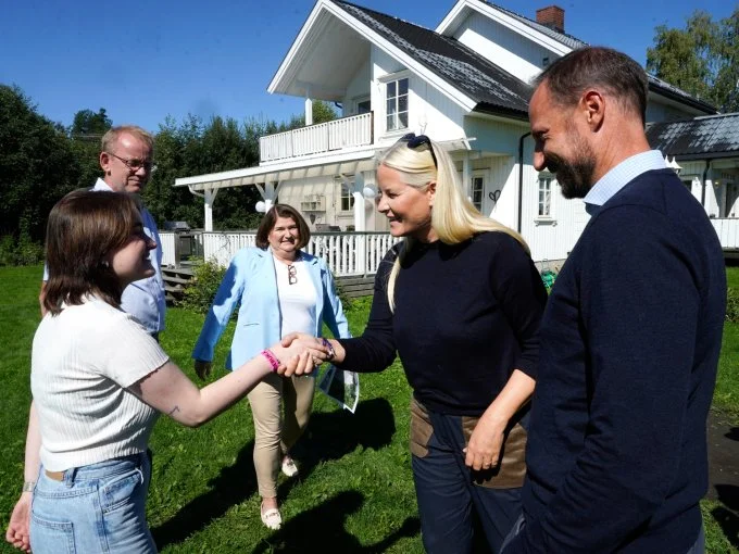 Crown Prince Haakon and Crown Princess Mette-Marit meet flood victims in Østre Toten