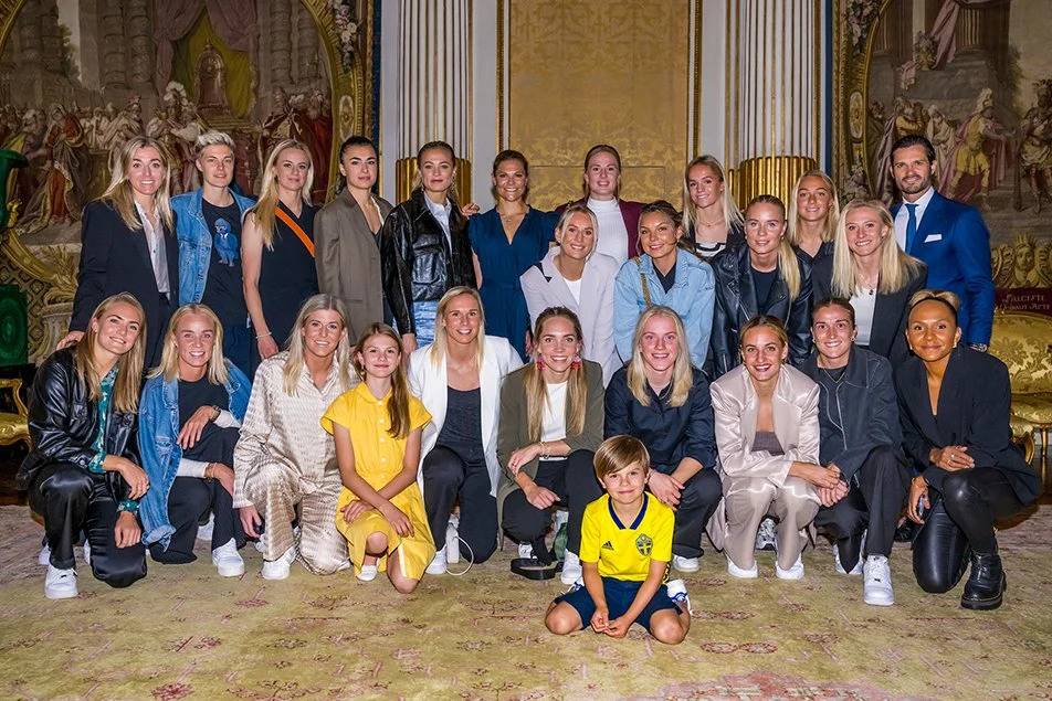 Crown Princess Victoria and her children meet Swedish Women National Team