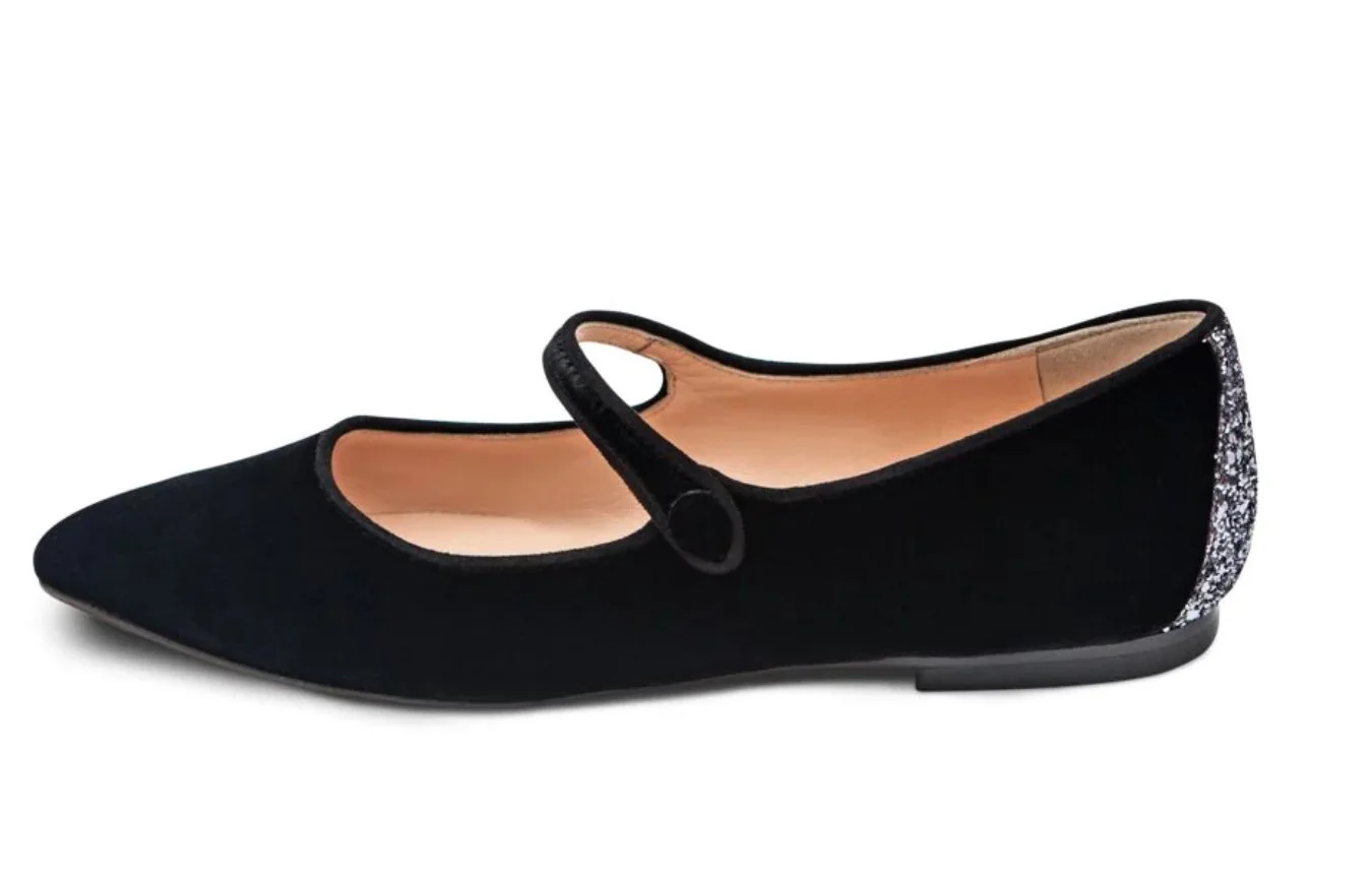 Mia Moltrasio Velvet Flat Shoes in Black