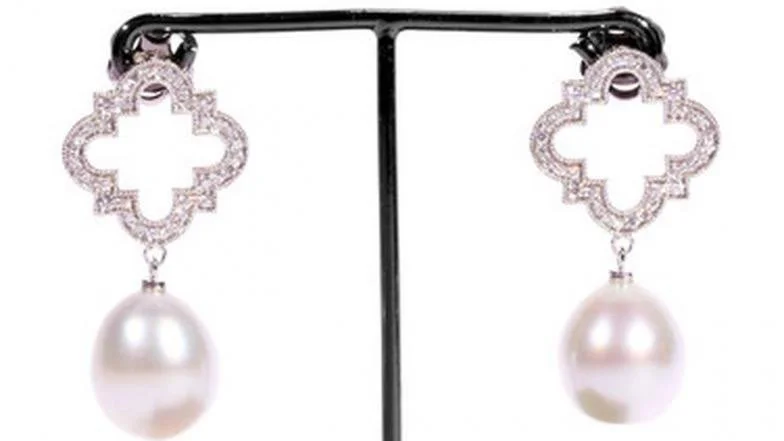Annikat Pearl Drop Earrings