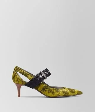 Bottega Veneta Buckle Snakeskin Pumps in Yellow