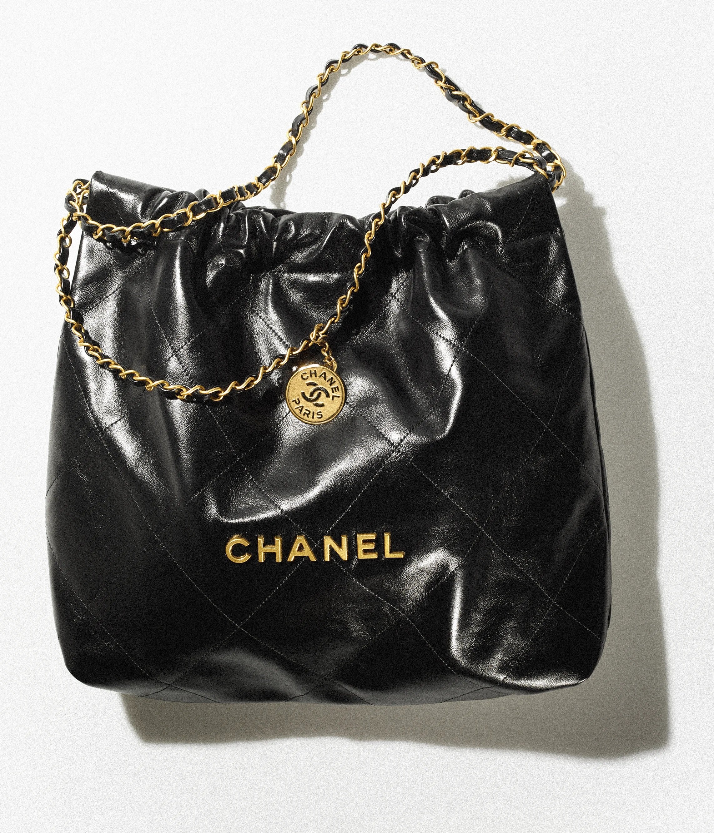 Chanel 22 Handbag in Black Shiny Calfskin & Gold-Tone Metal — UFO