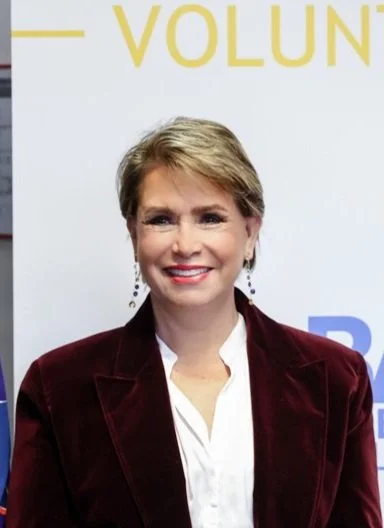 Grand Duchess Maria Teresa visits Bazar International