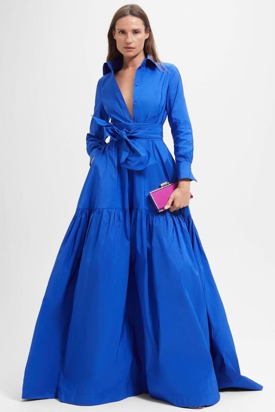 Oscar de la Renta Navy Silk-Taffeta Gown | Silk dress long, Navy silk  dresses, Fashion gowns