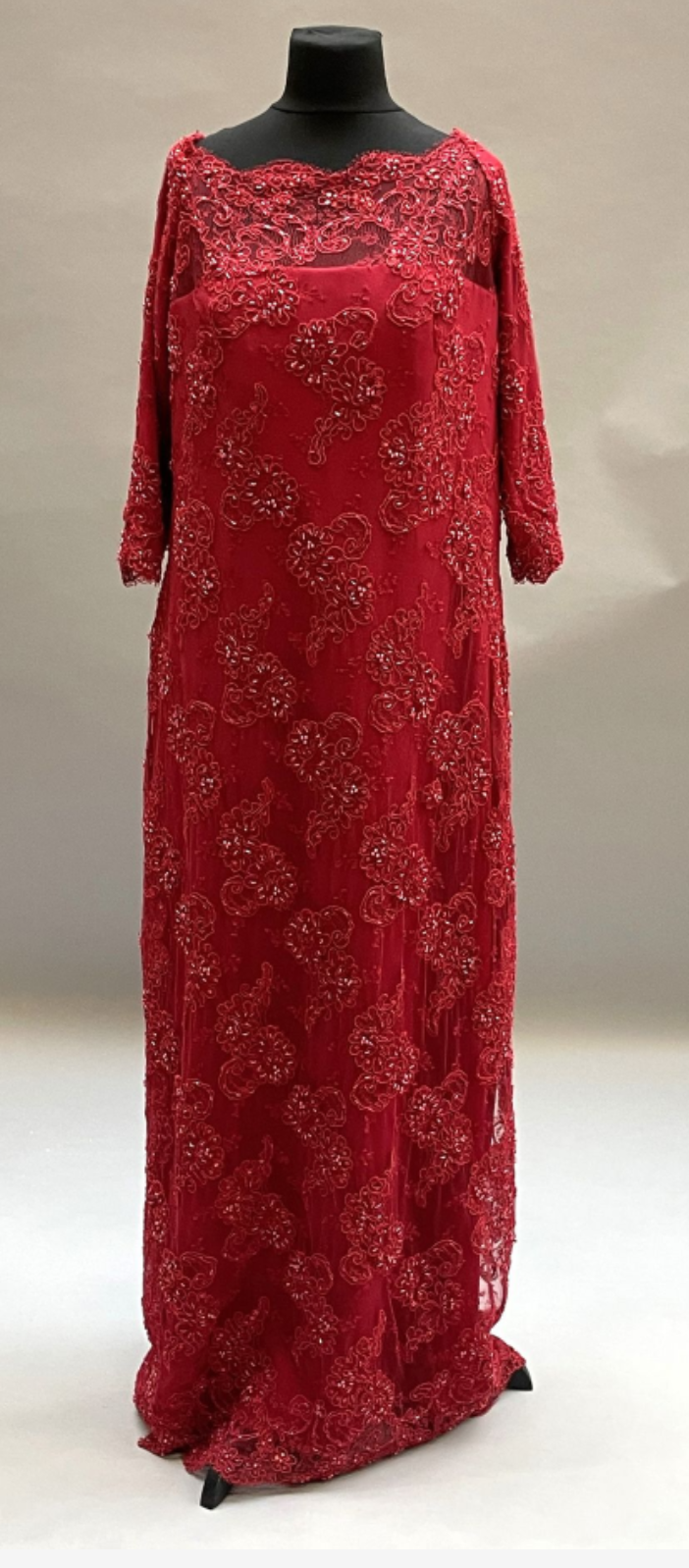 Yves Dooms Lace Gown Red.png