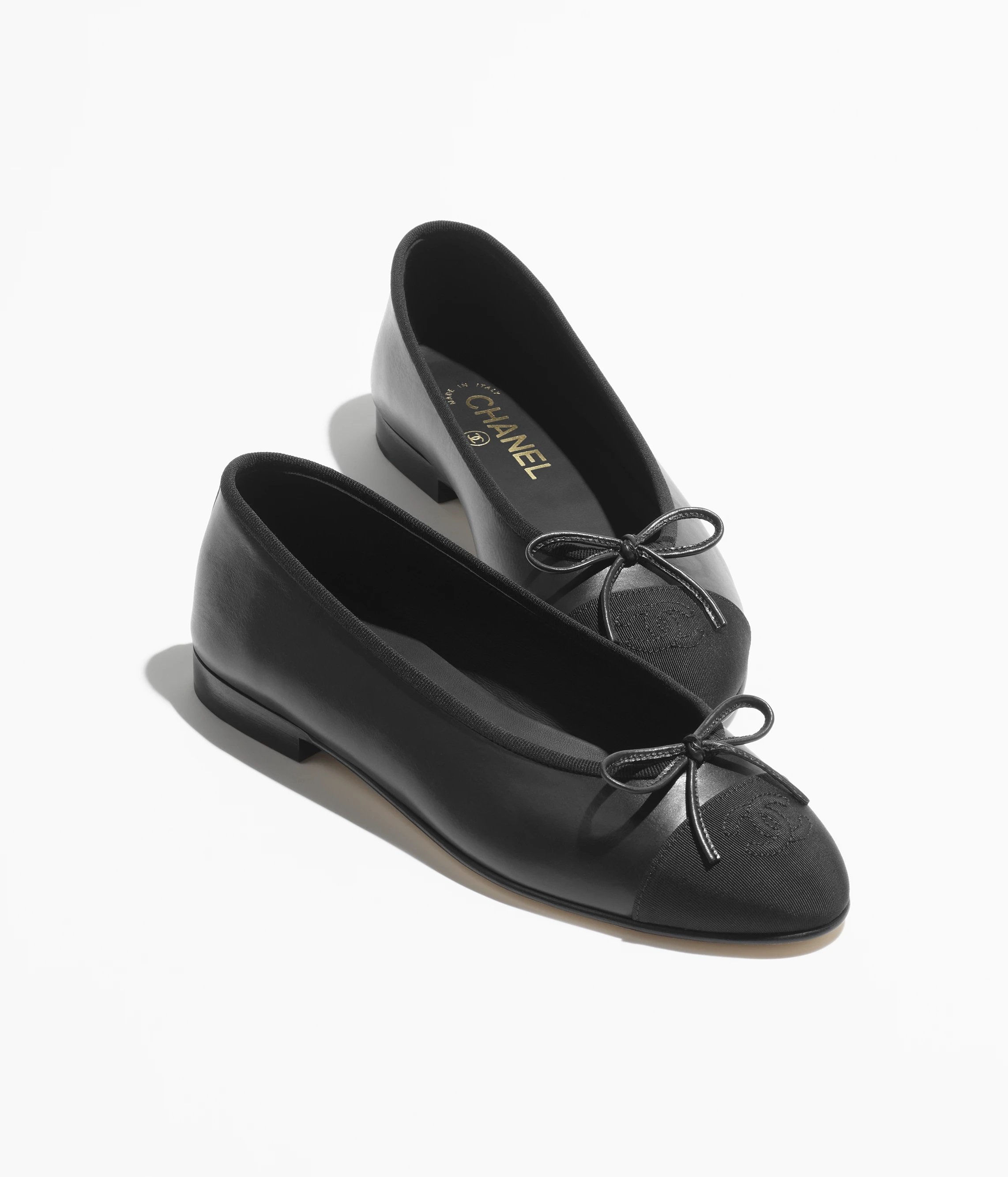 Chanel Ballet Flats in Black Calfskin Grosgrain.jpg