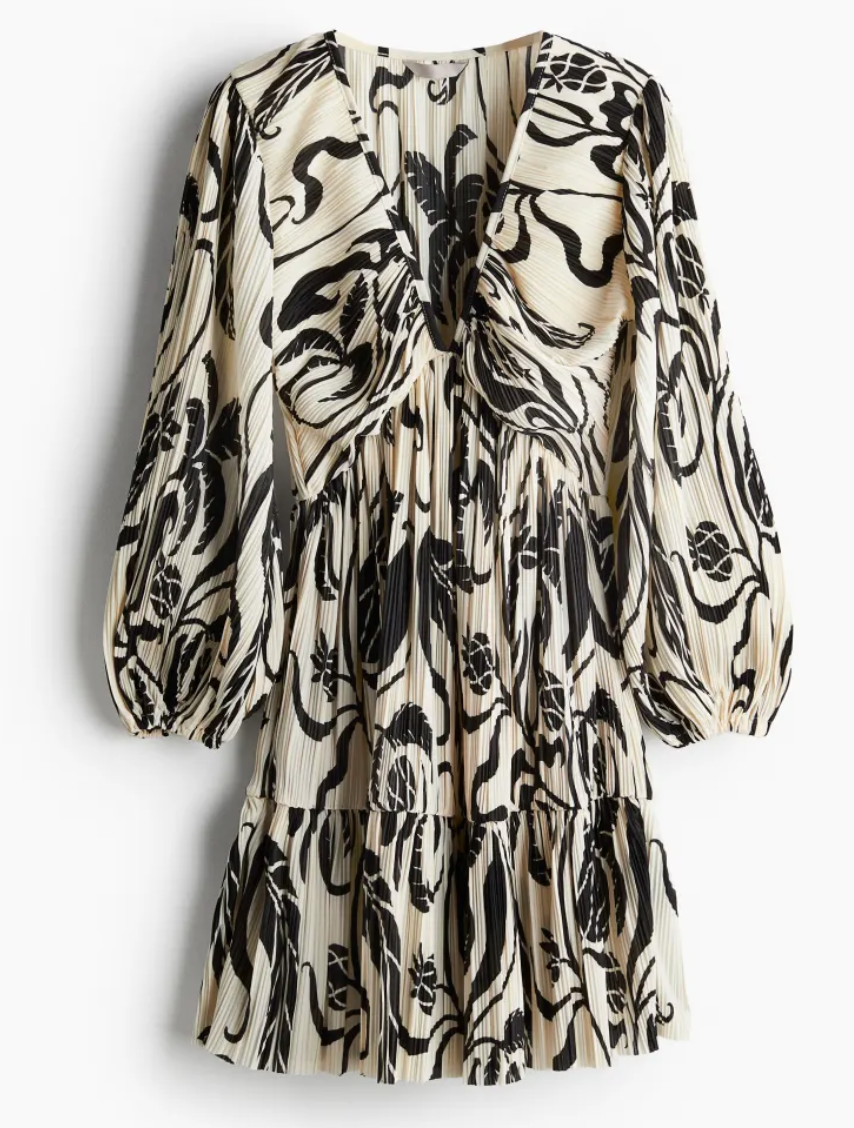 H&amp;M Plissé Dress in Cream/Black Patterned