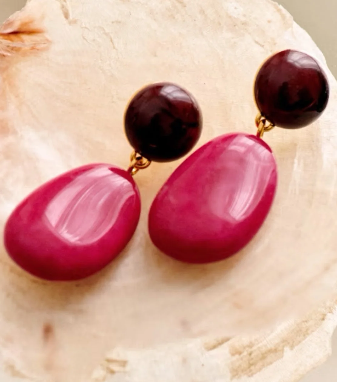 Sézane Lila Earrings in Fuchsia 