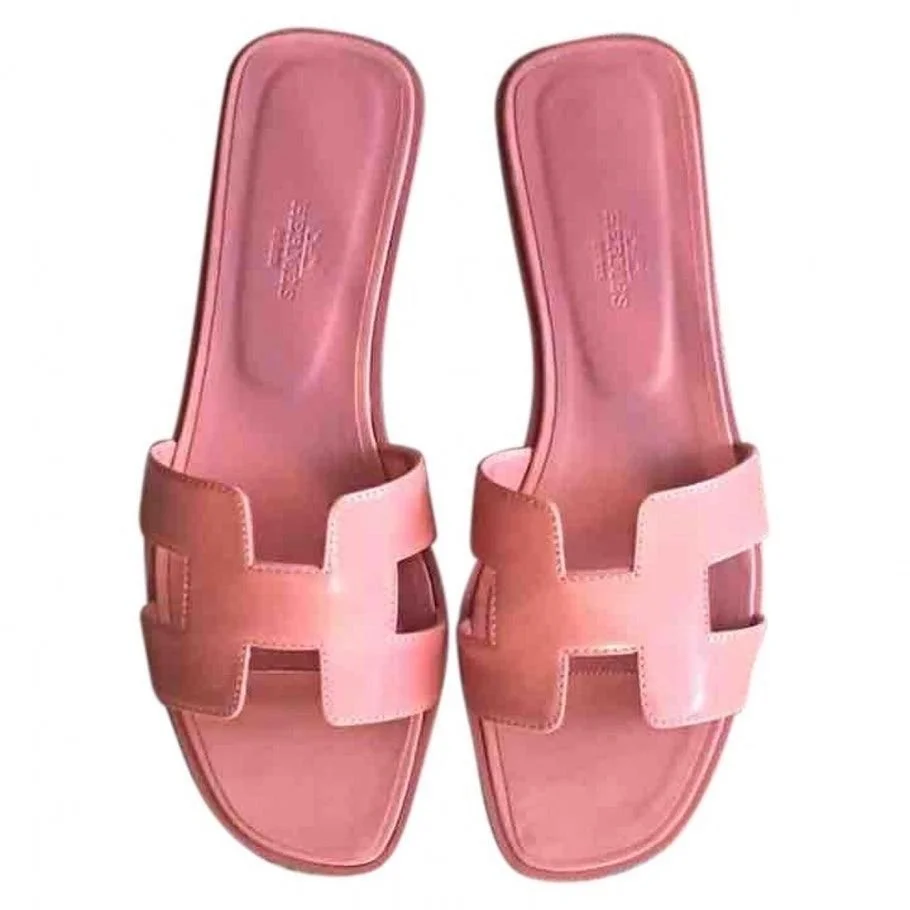 Hermes Oran Sandals in Light Pink Leather