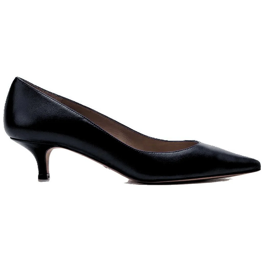 Magrit Clara Pumps in Black