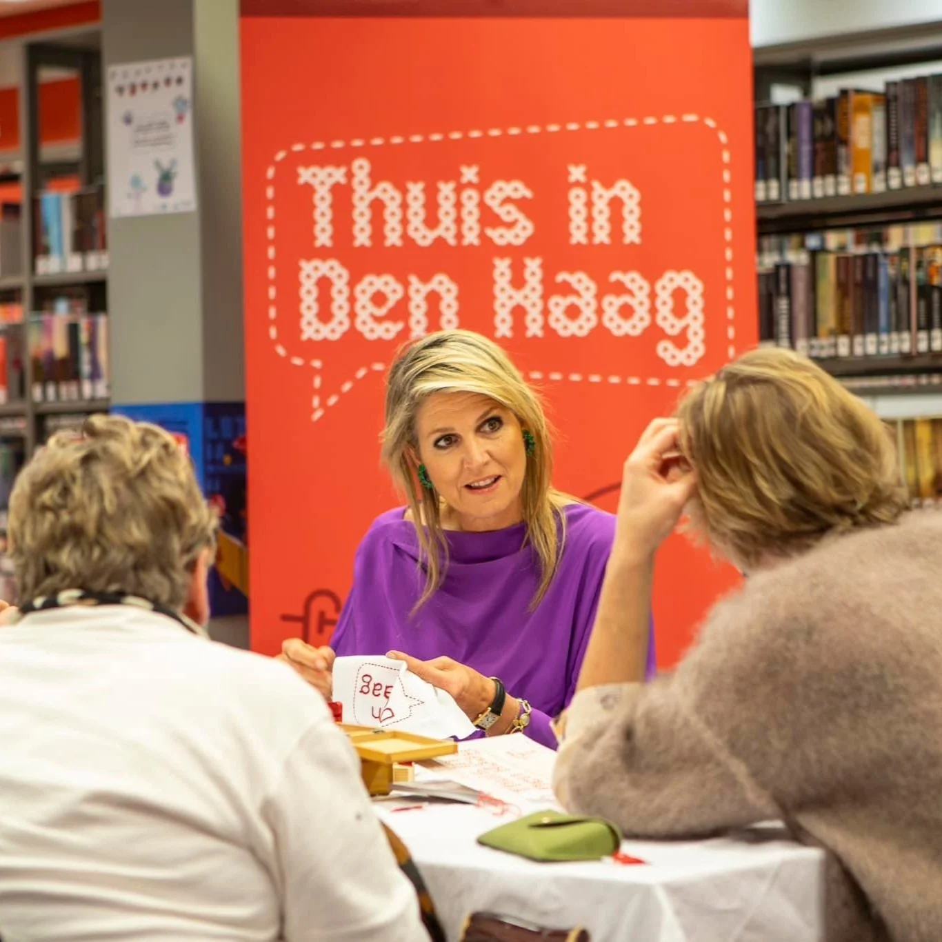 Queen Maxima visits Thuis community art project