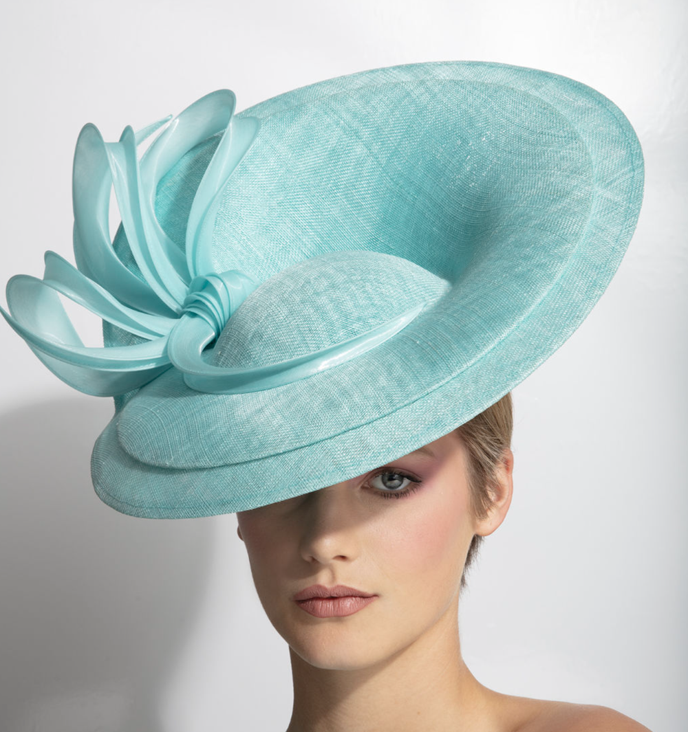 Philip Treacy OC 104 Hat in White — UFO No More display picture 1