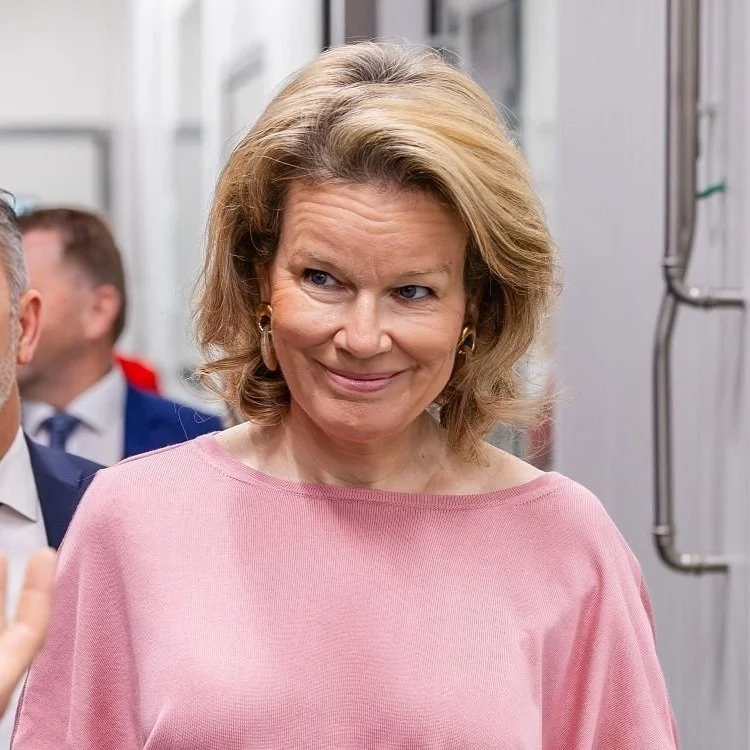 Queen Mathilde visits 't Leenhof farm