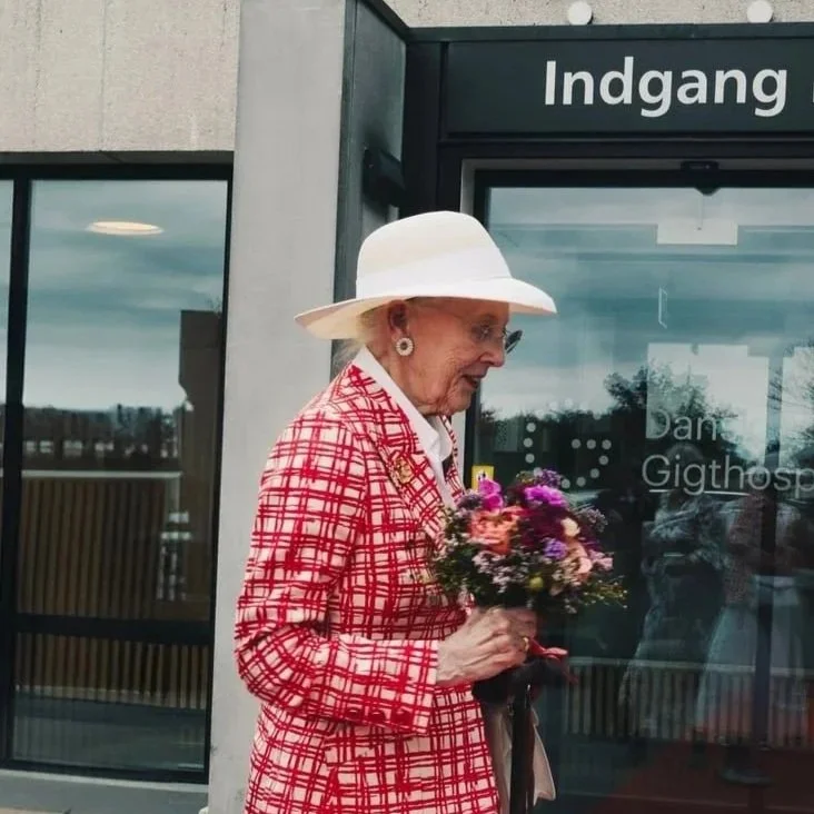 Queen Margrethe visits Danish Hospital for Rheumatic Diseases