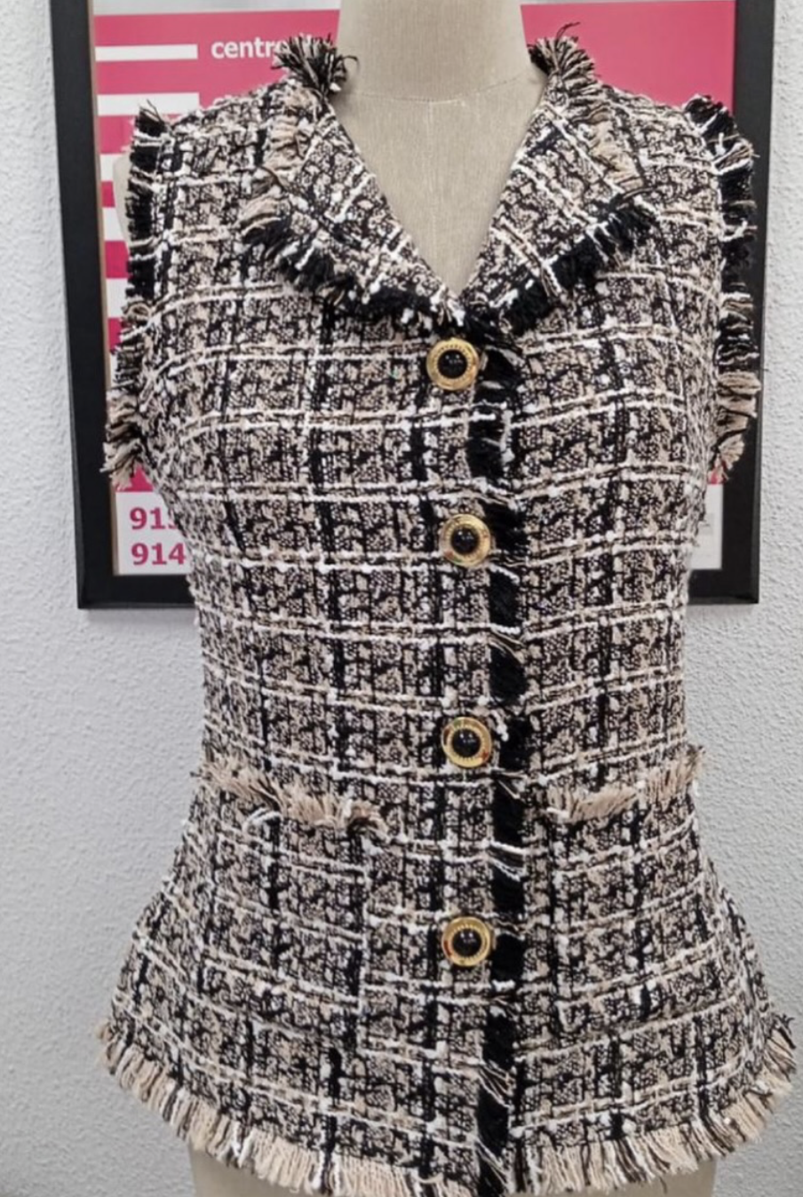 Zara Textured Blazer with Contrast Piping — UFO No More