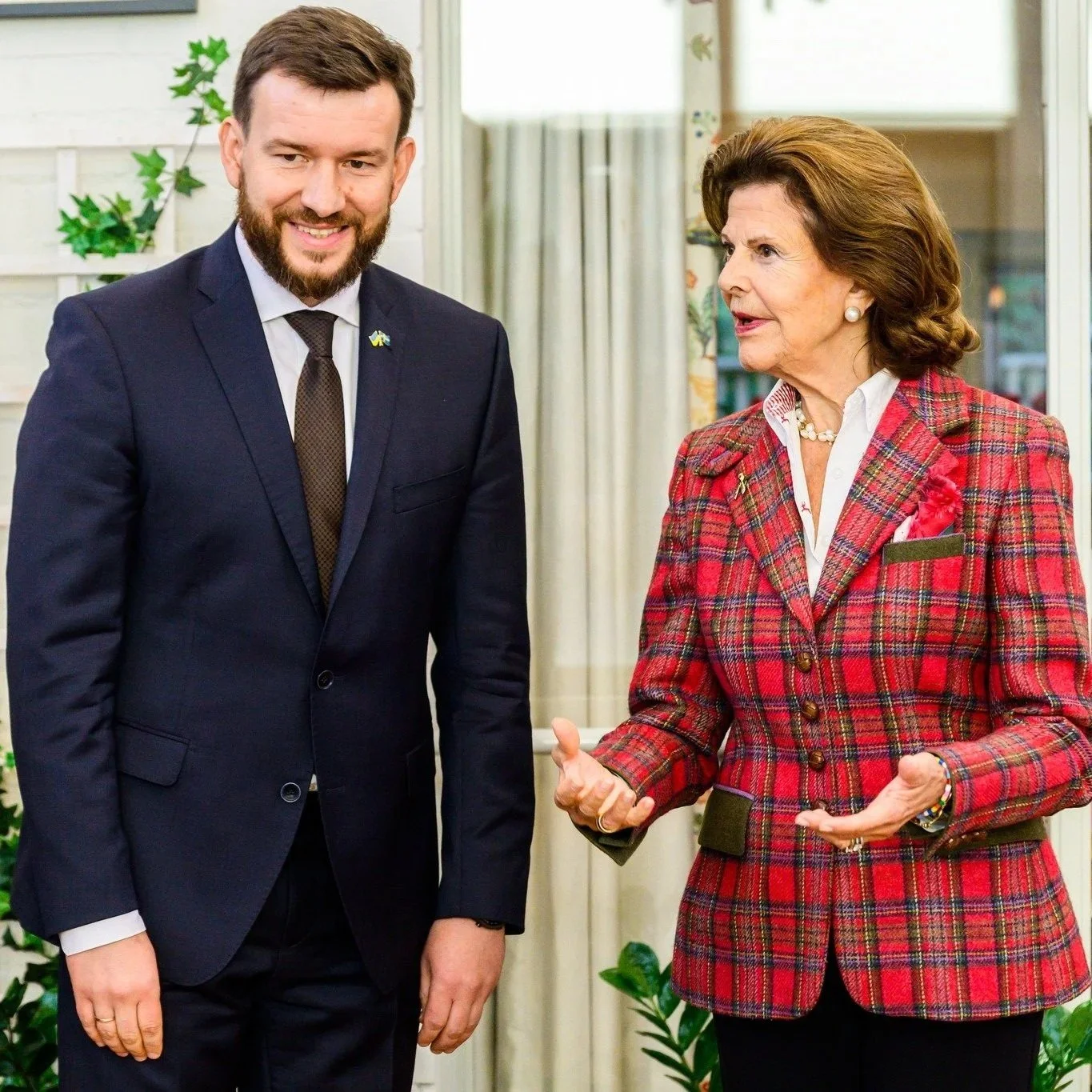 Queen Silvia visits Silviahemmet with Ukrainian Minister of Social Affairs 