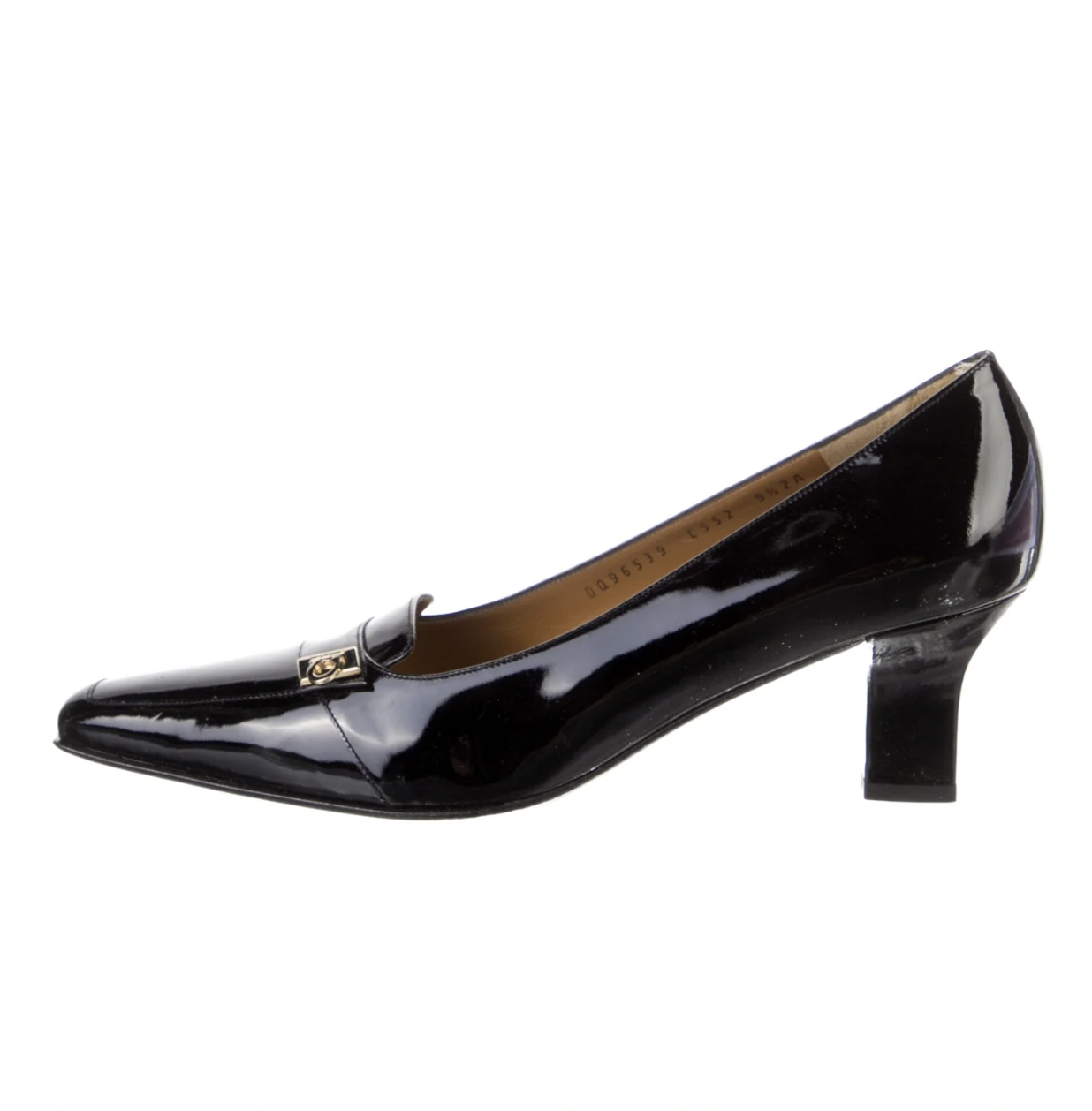 Ferragamo Pump.png