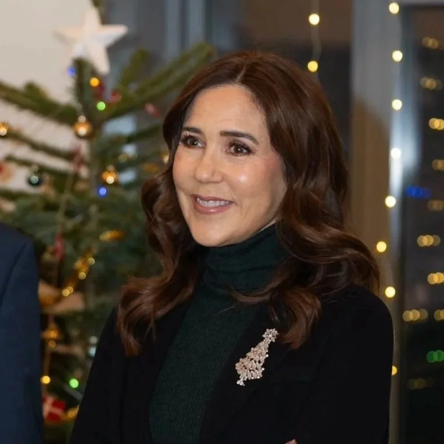 Queen Mary visits Ungeherberget Sporsløjfen