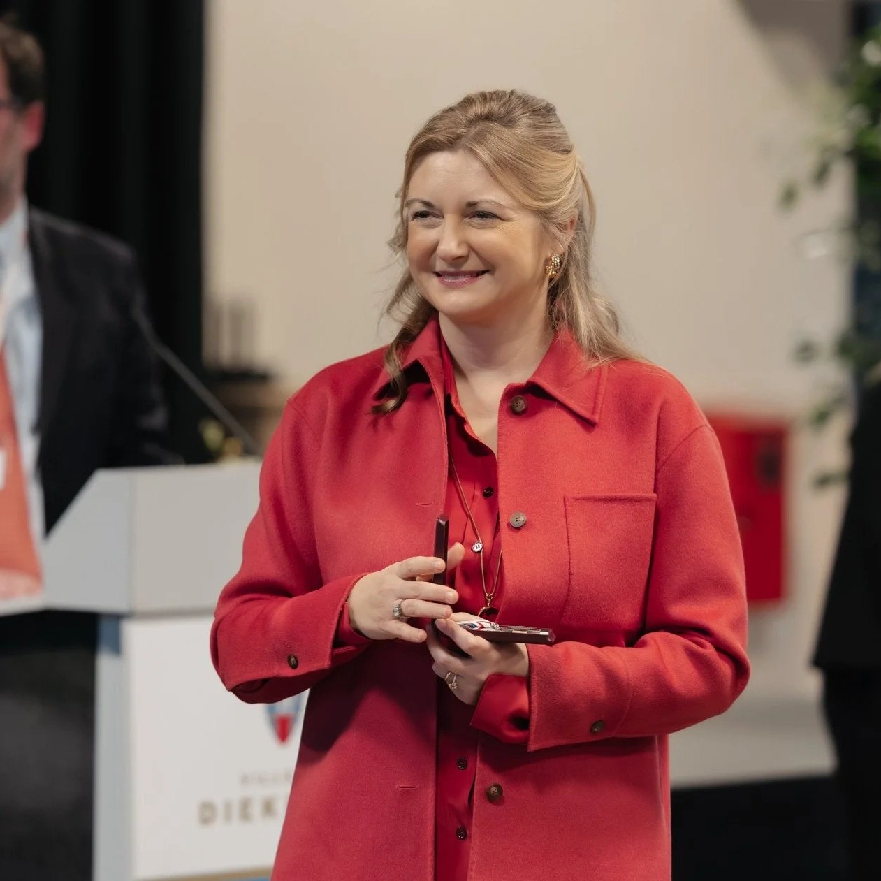 Grand Duchess Stéphanie presents medals to blood donors