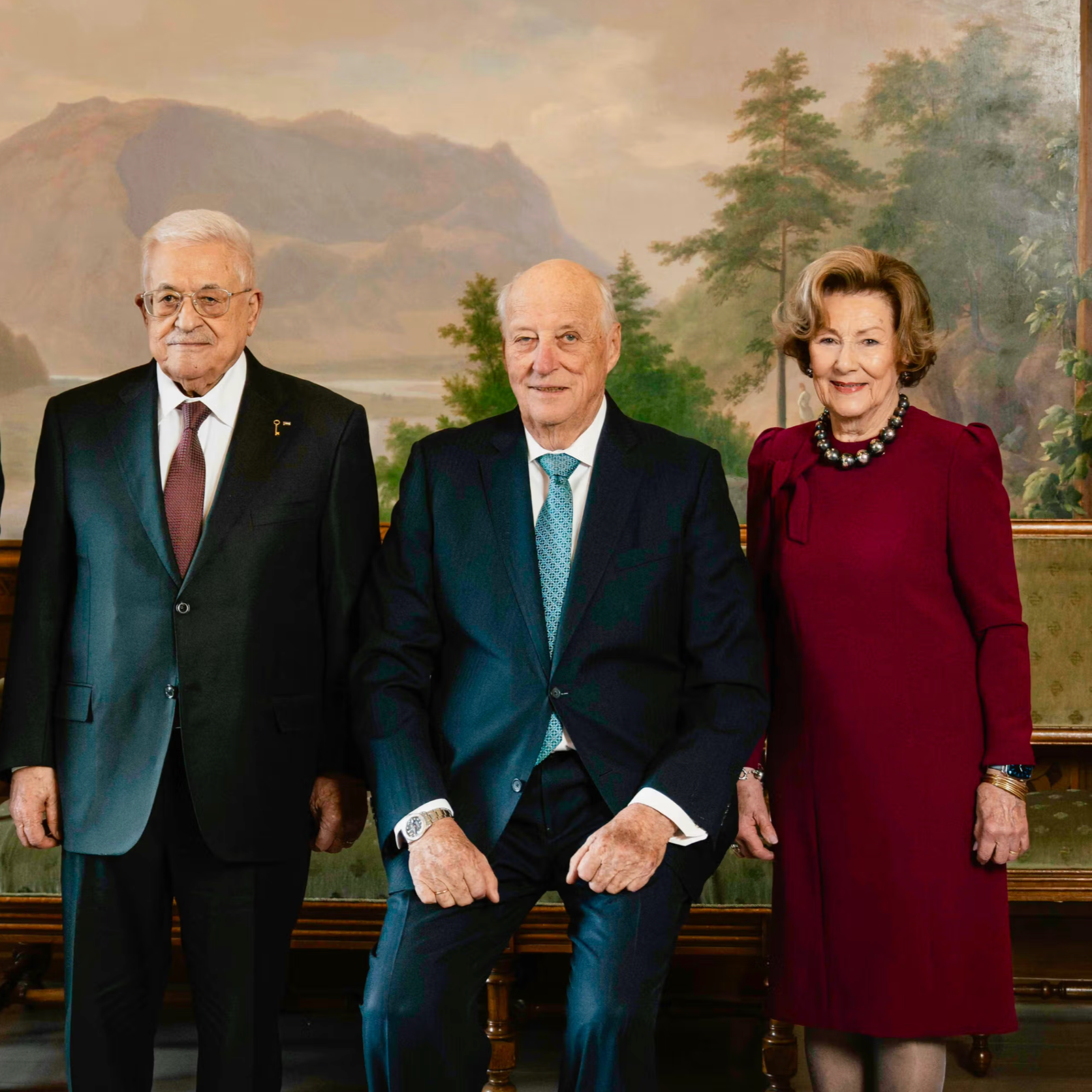 King Harald and Queen Sonja host lunch for the President of Palestine