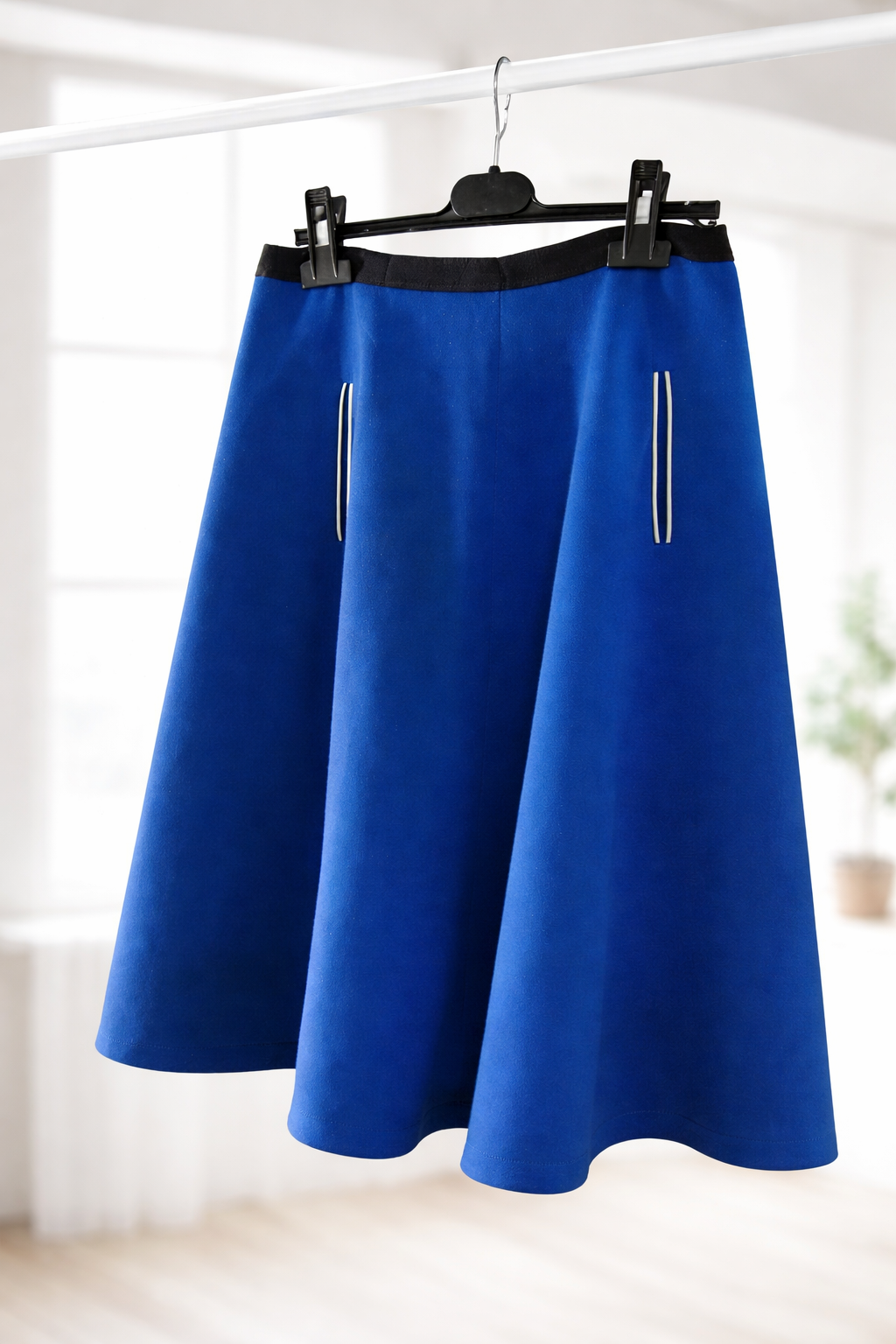 Armand Ventilo Skirt with Contrasting Pockets in Blue