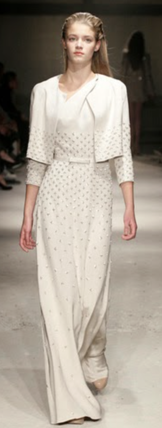 Claes Iversen Gown.png