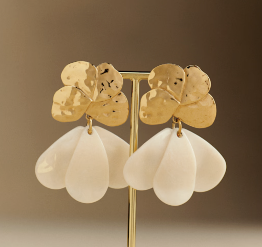 Sézane Georgia Earrings in Ecru