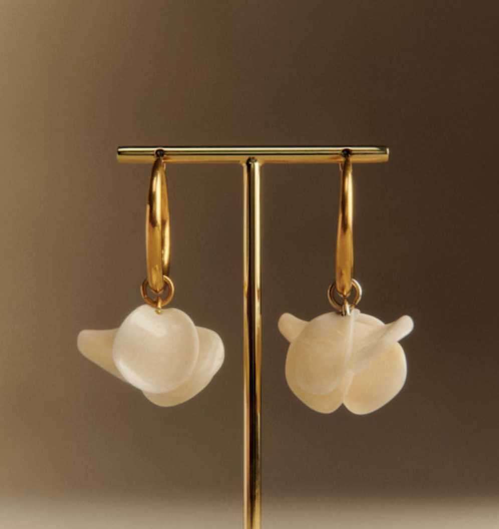 Sézane Flora Hoop Earrings in Ecru