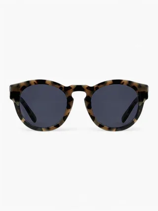 Finlay-Charlotte-Sunglasses-StoneTortoise-GreyLenses-Acetate-Front.webp
