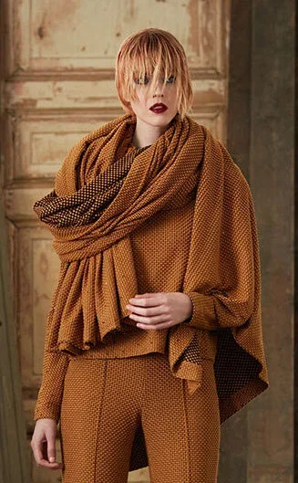 Jan Taminiau Textured Sequin Shawl in Green