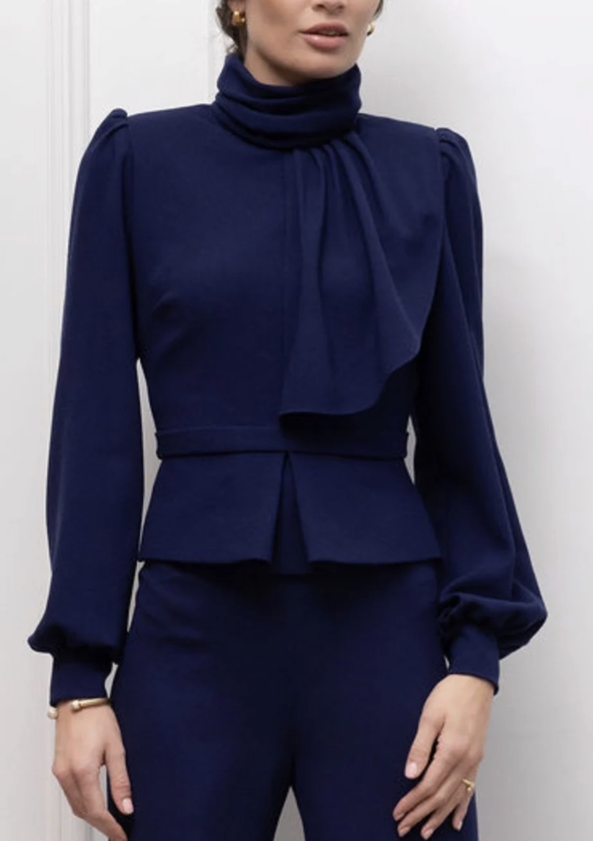 Claire Mischevani top.png