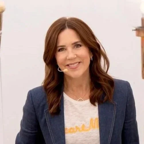 Queen Mary takes part in IMPRINTING event with Mary Fonden