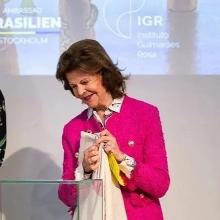 Queen Silvia inaugurates "Birds of Brazil" exhibition