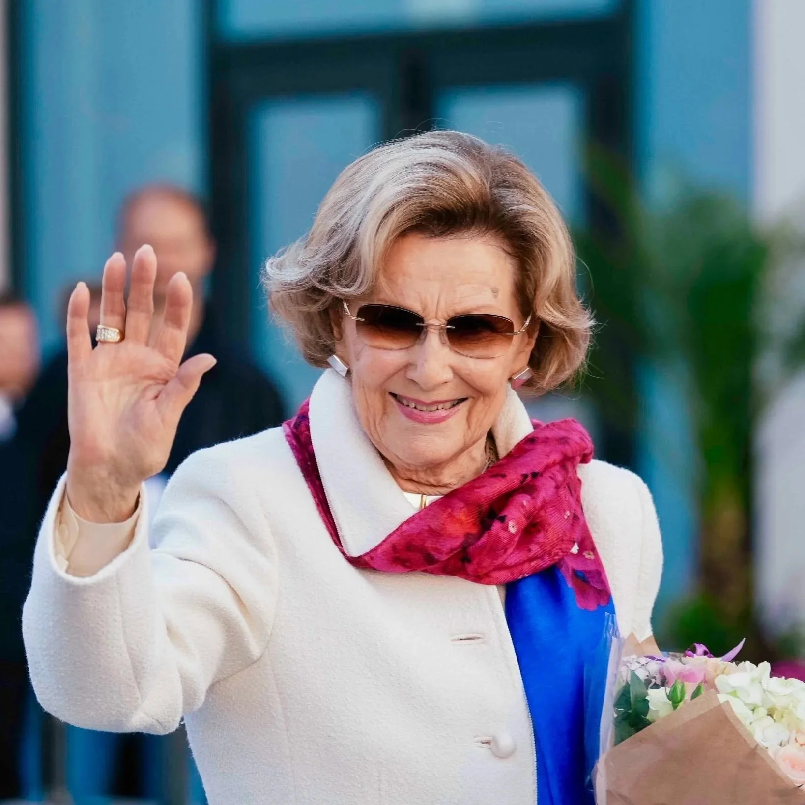 Queen Sonja unveils artwork VON in Bodø
