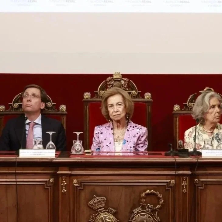 Queen Sofia presents Íñigo Álvarez de Toledo Awards for research in nephrology 