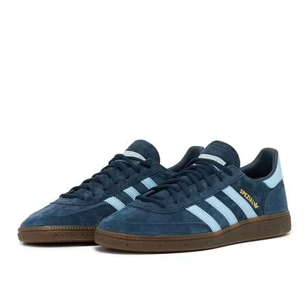 adidas+Originals+Handball+Spezial+Trainers+in+Collegiate+Navy++Clear+Sky++Gum5.webp