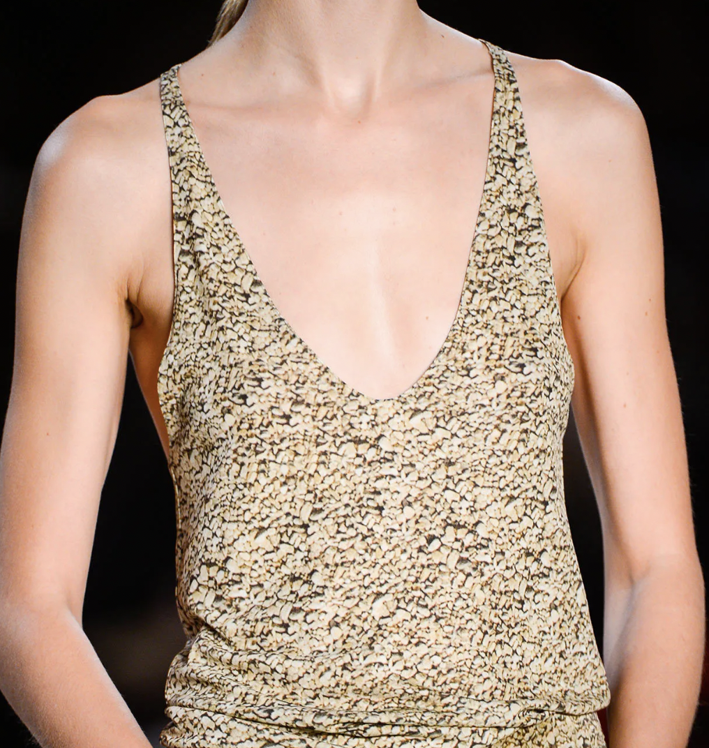 Akris Gold Top.png