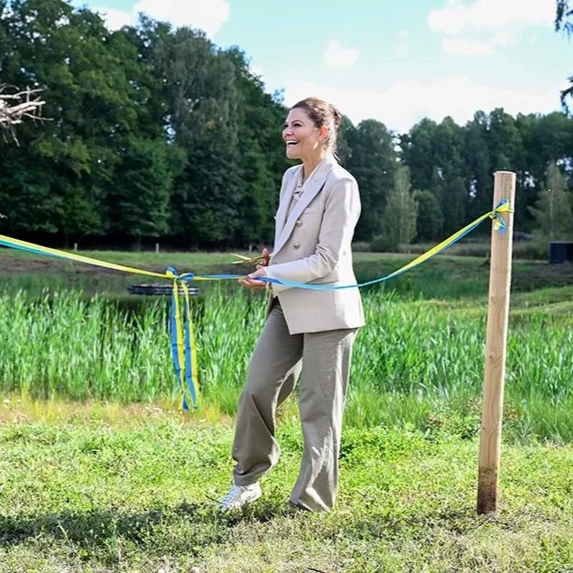 Crown Princess Victoria inaugurates Storängen wetland