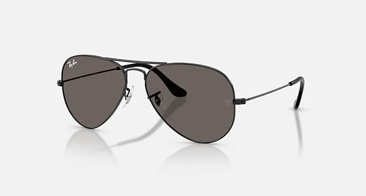 Ray-Ban 3025 Aviator Sunglasses in Polished Black.jpg