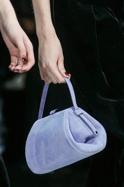 armanibag.webp