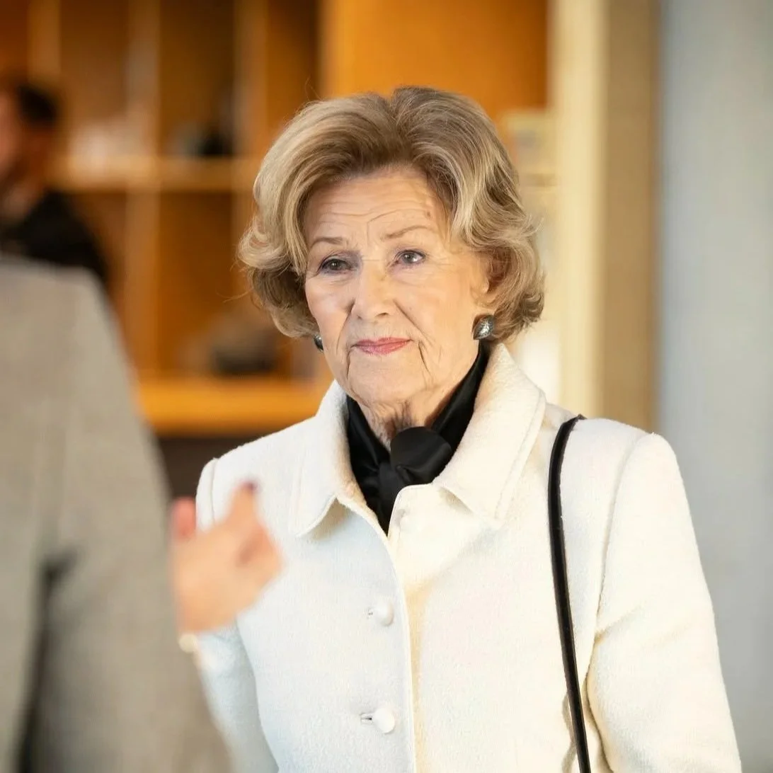 Queen Sonja visits National Archives 
