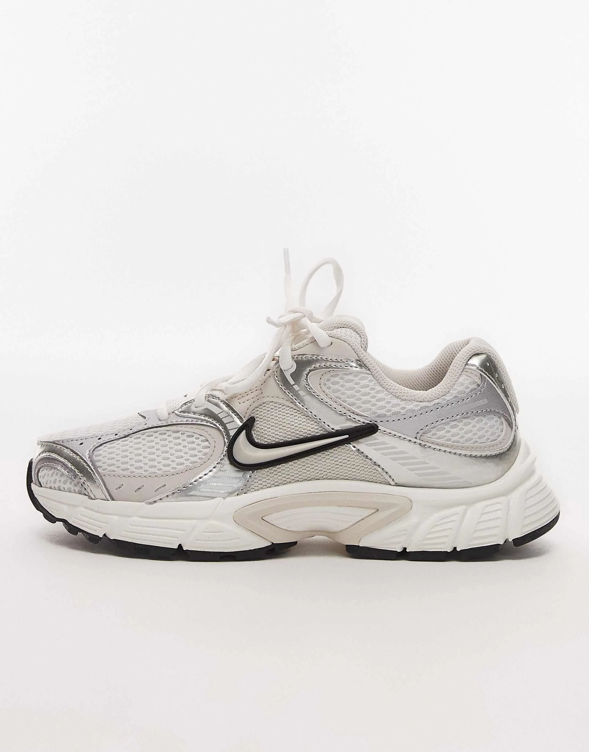 Nike V5 RNR Suede Shoes in WhiteBlackSilver.jpg