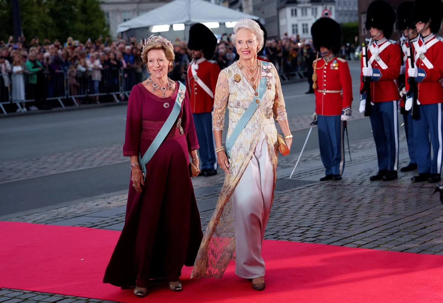 Queen Margrethe's Golden Jubilee Gala Performance — UFO No More
