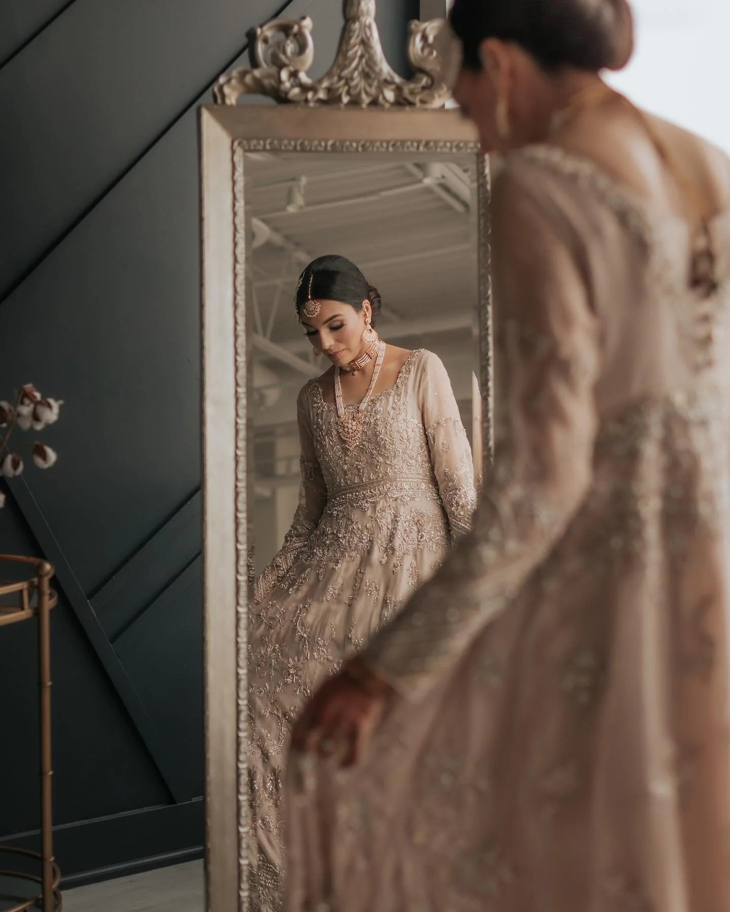 Yumna and Ali I

MUA: @shirleywuofficial 
Video: @cinematicstudiosgta 
Decor: @blissbeginnings