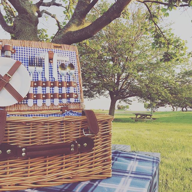 Picnic for 2? How are you spending your #sundayfunday ? #lovemore #livetravellove #livemoreworkless #likeforlike #l4l