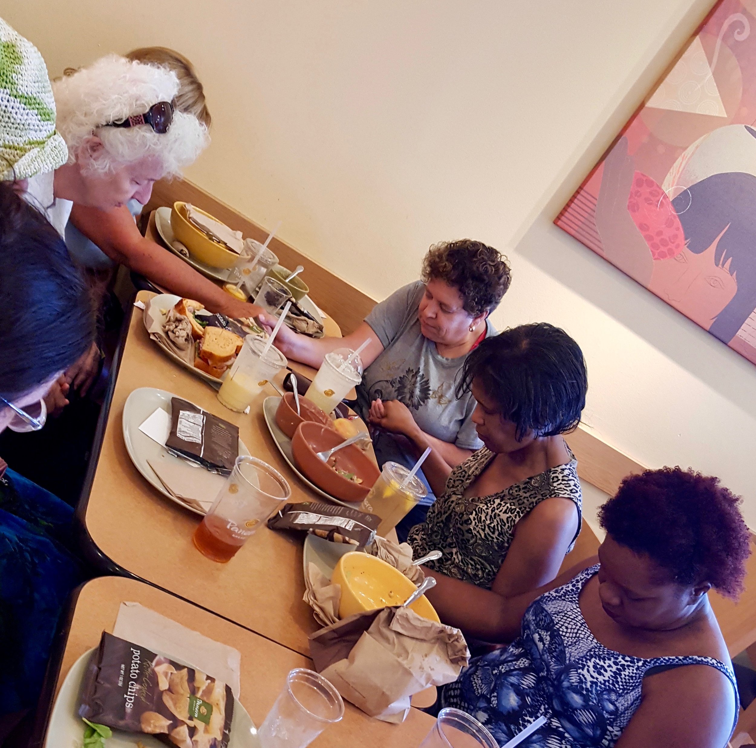 women of Faith praying