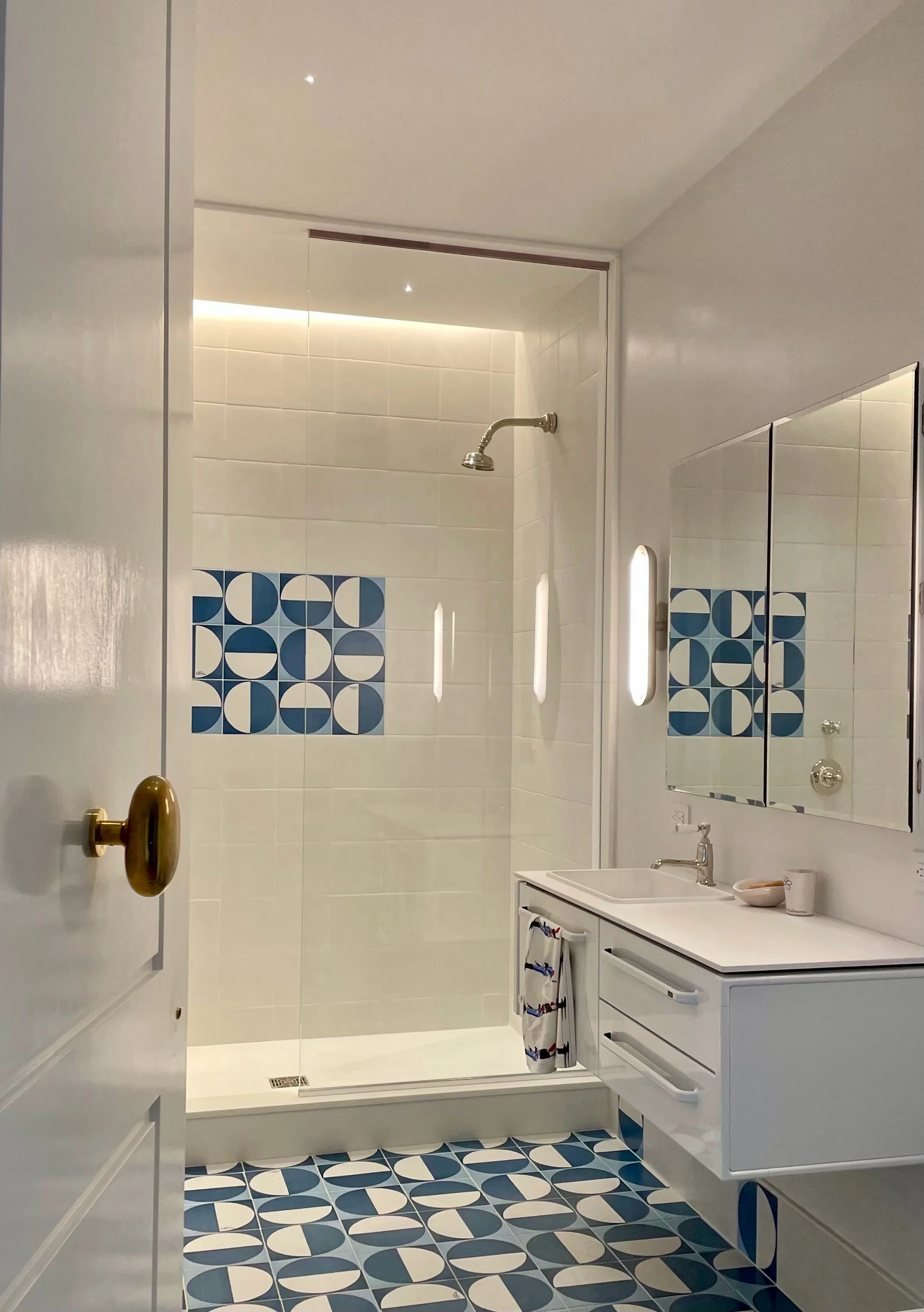 A - Greenwich - Daisy 2 - 8 of 10.jpeg