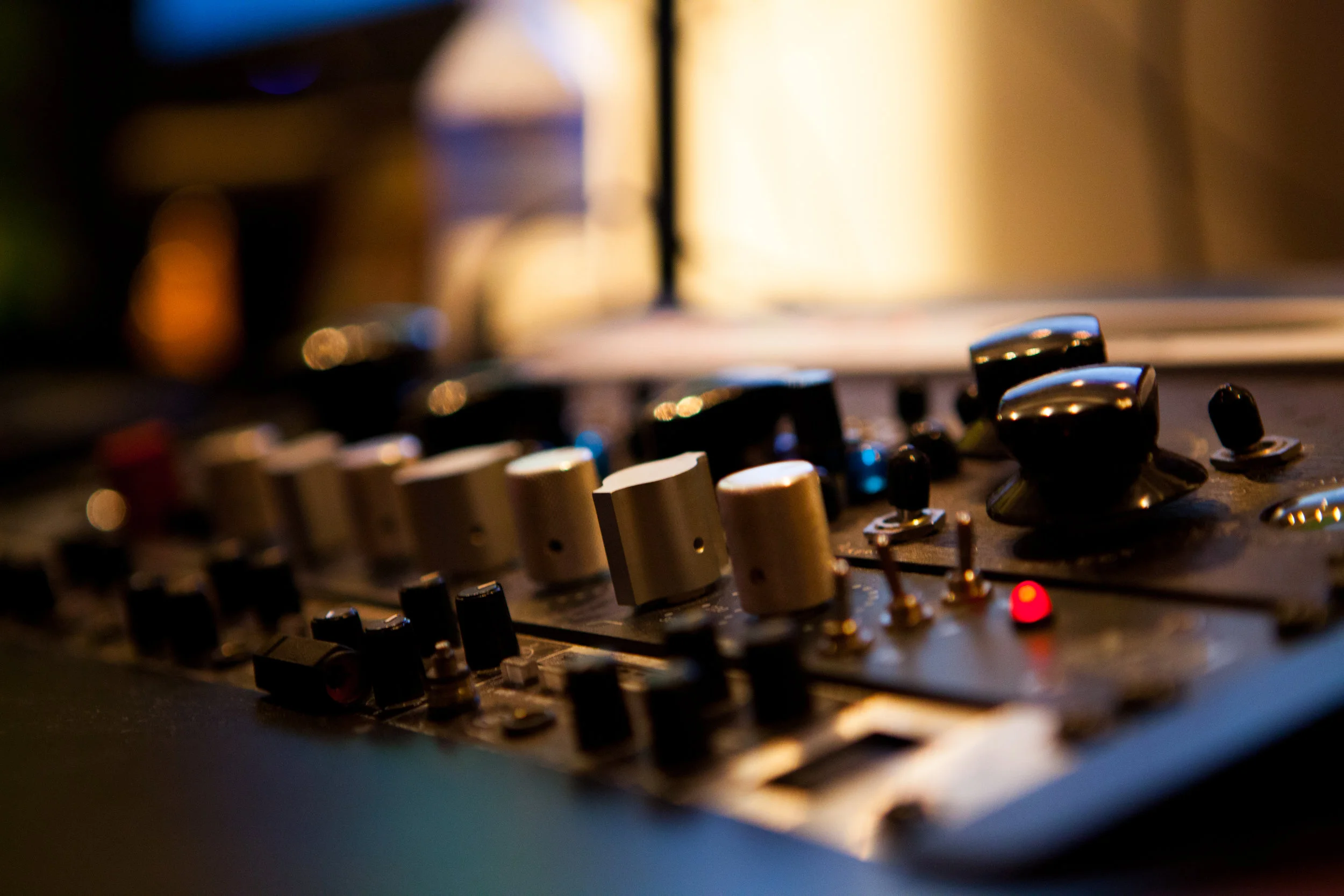 LGinthestudio-1.jpg