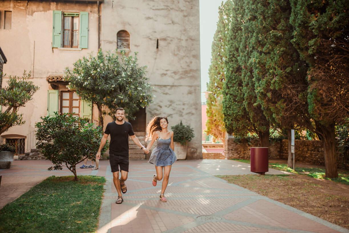 Couple photoshoot lake Garda Sirmione (35 of 80).jpg