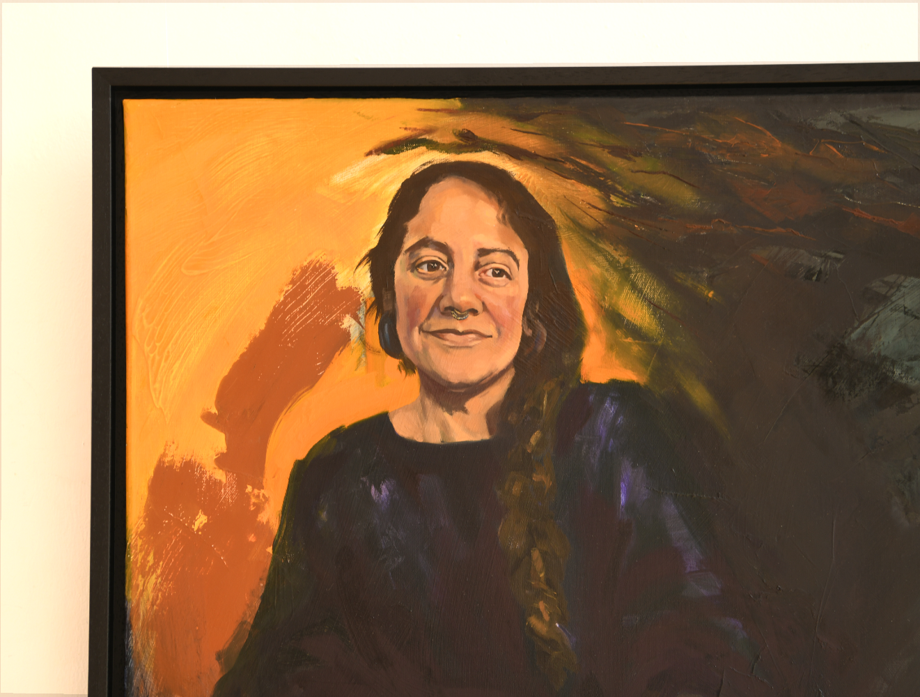 Ella_Starling_Holding Both_Detail(2).png